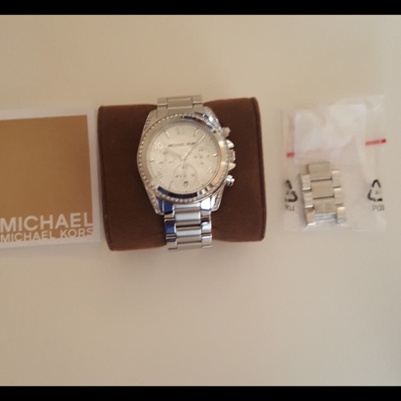 Michael Kors watch - Picture 2 of 2